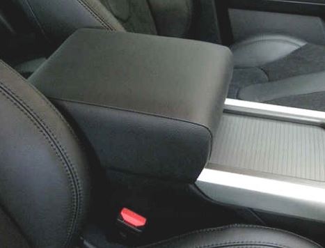 Additional armrest for Range Rover Evoque