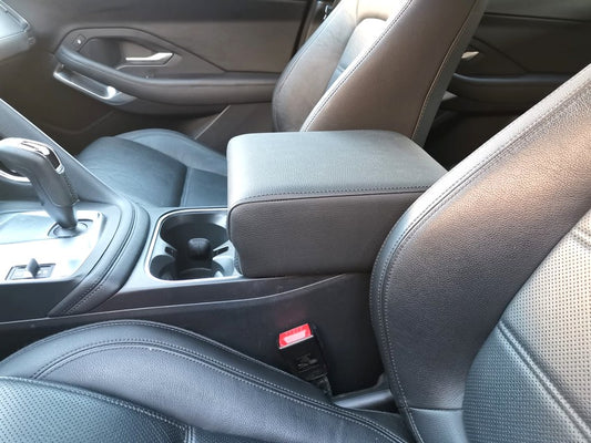 Additional armrest for Jaguar E-Pace