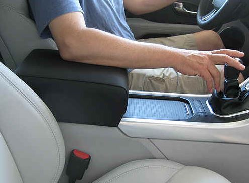 Additional armrest for Range Rover Evoque